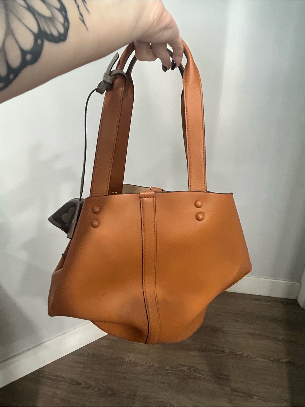 Tory Burch Leather Tote Camel/Cognac with Suede Inner Lining - Picture 4 of 12
